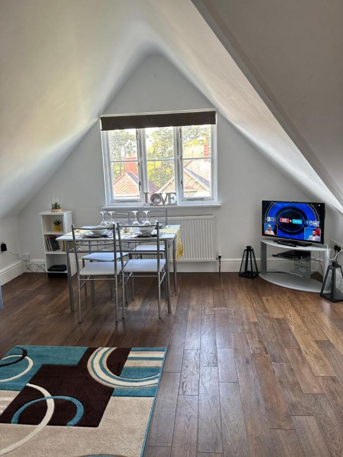 Lancaster Heights Apartment Удхол Спа Екстериор снимка